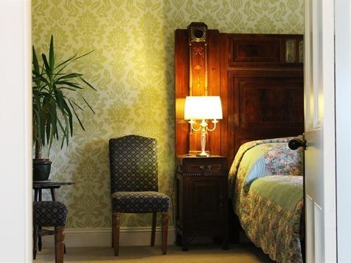 Мини-отель The Gables Luxury Bed & Breakfast