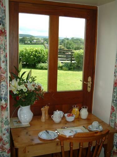 Мини-отель Isles Field Barn Bed and Breakfast
