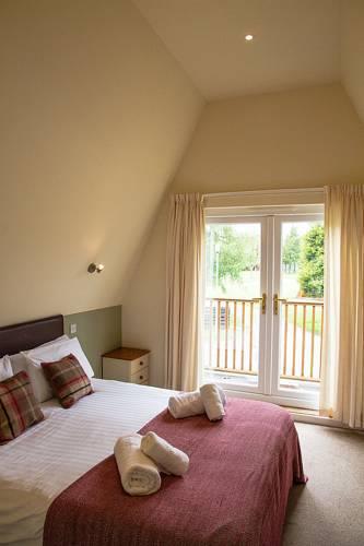 Отель Lakeview Country Club