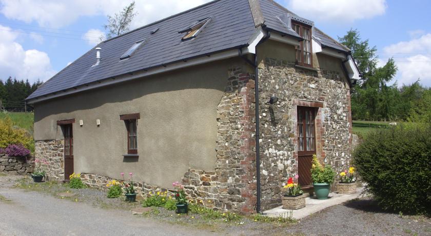 Отель East Hook Holiday Cottages