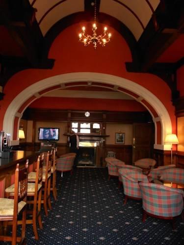 Отель Adamton Country House Hotel