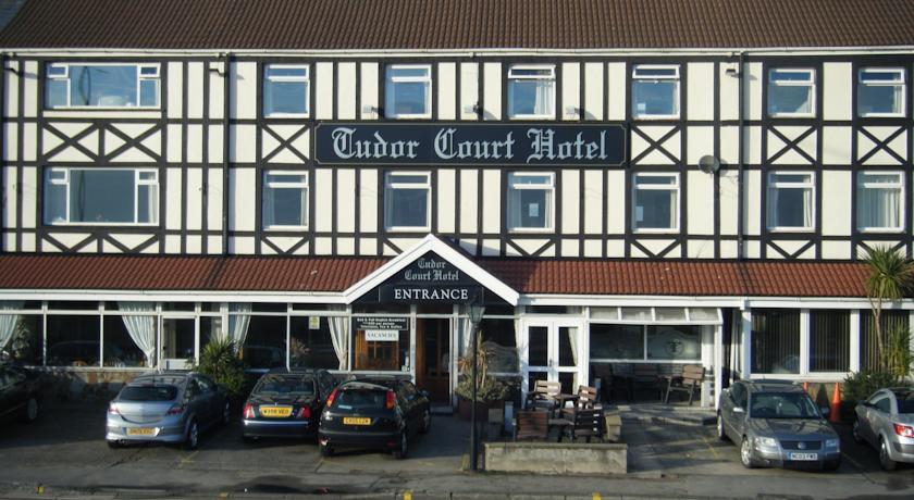 Отель Tudor Court Hotel