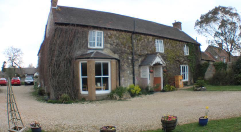 Мини-отель East Burton House