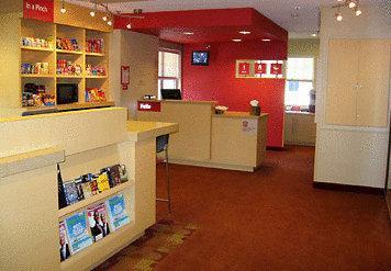 Отель TownePlace Suites Cleveland Airport