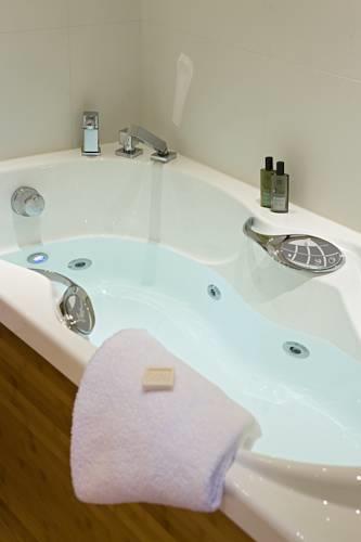 Отель Mercure Lyon L'isle d'Abeau
