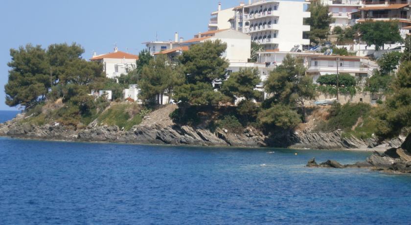 Апартаменты Akrotiri Hotel