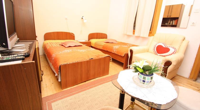 Room Dragica