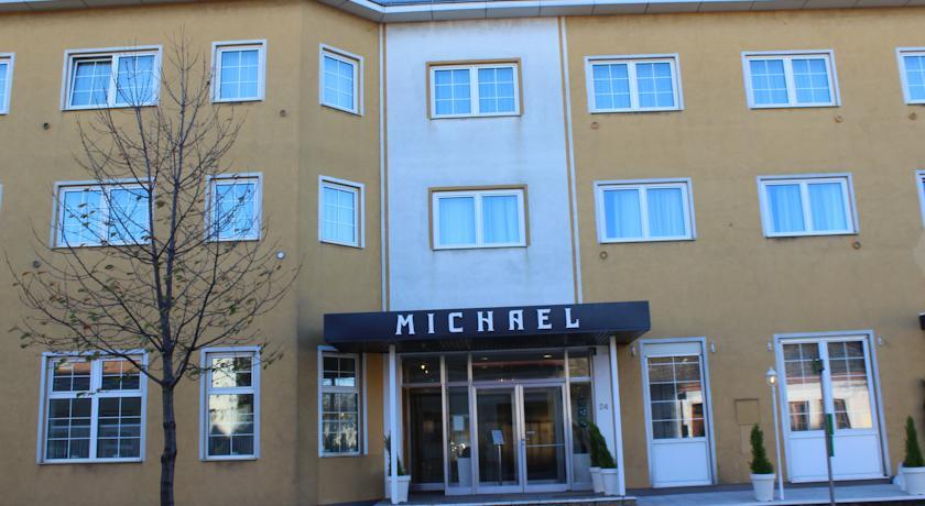 Отель Hotel Michael