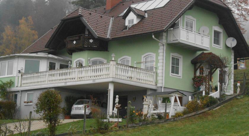 Апартаменты Privatzimmer Haus Gschweitl