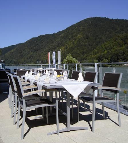 Отель Wesenufer Hotel & Seminarkultur an der Donau
