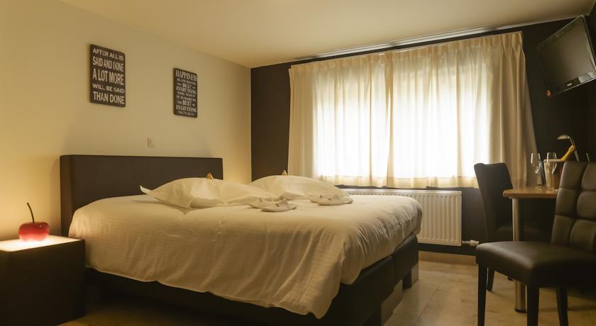 Отель Hotel Pracha
