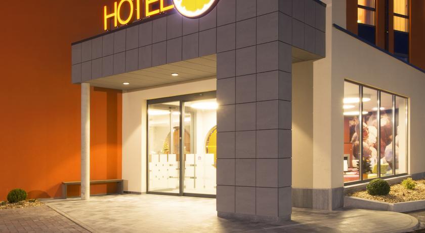 Отель Best Western Plus Orange Hotel