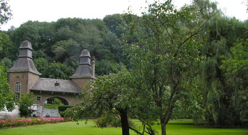 Мини-отель B&B Petit Chateau Les Tourelles