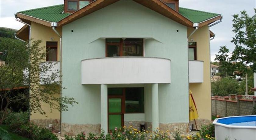 Green Lagoon Guest House