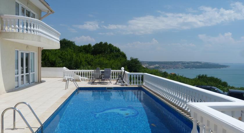 Villa Emloti