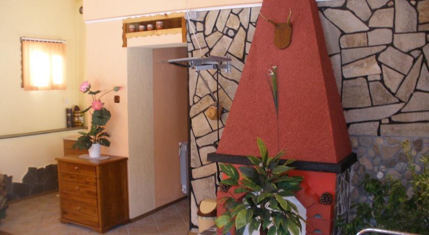 Отель Valero Guest Rooms