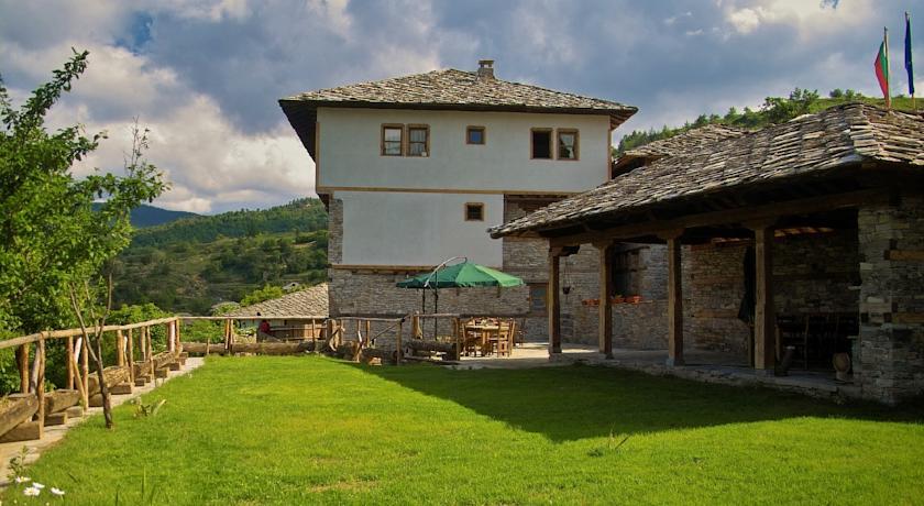 Гостевой дом Family Hotel Byalata Kashta