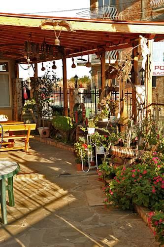 Гостевой дом Boston Guest House and Apartment