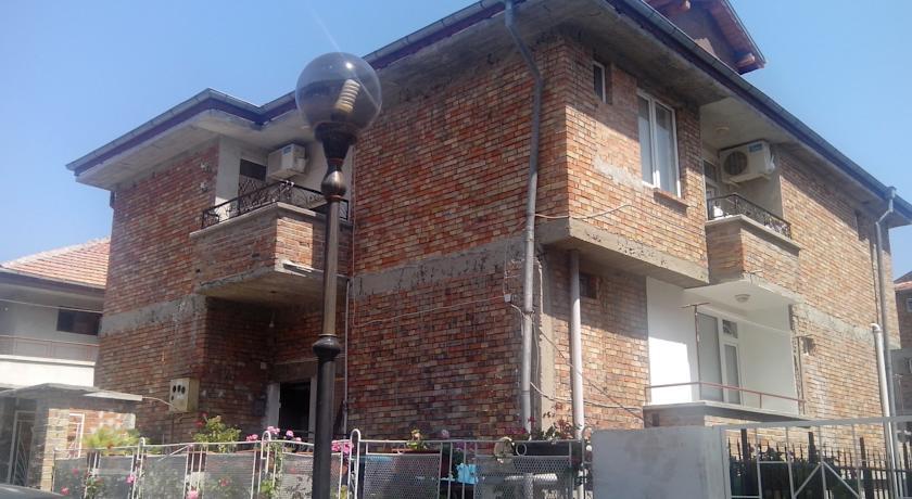 Demirevi Guest House