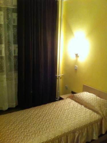 Отель Hotel Tiron