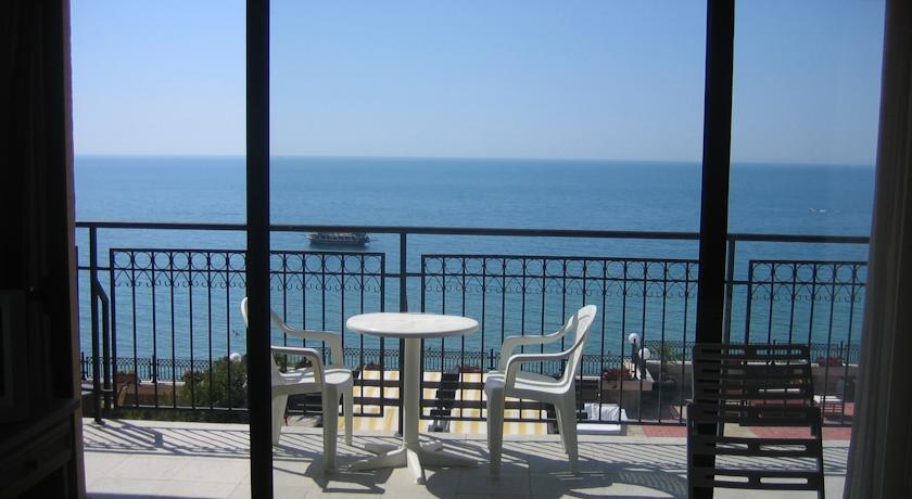 First Line Apartment 1