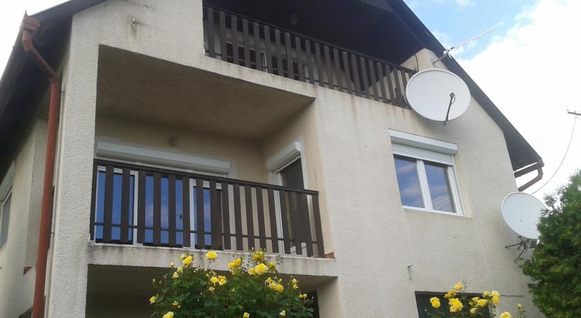 Апартаменты Szacser Apartman