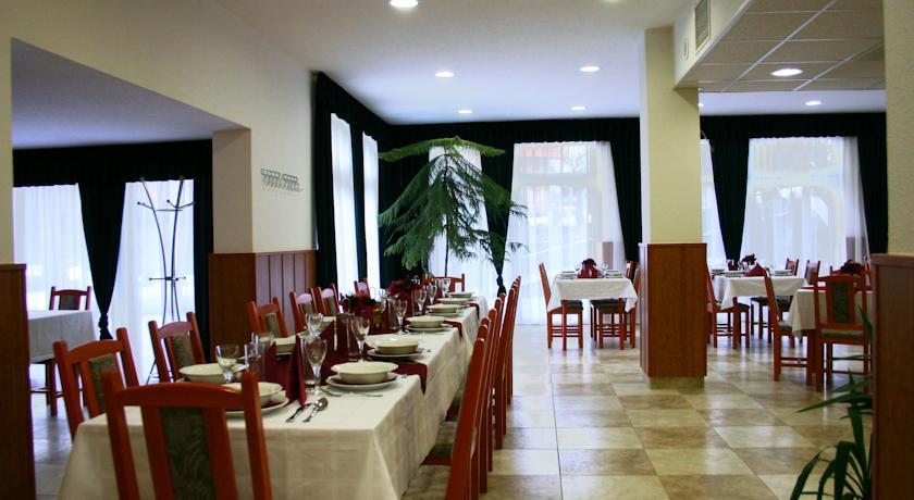 Отель Hotel Pontis