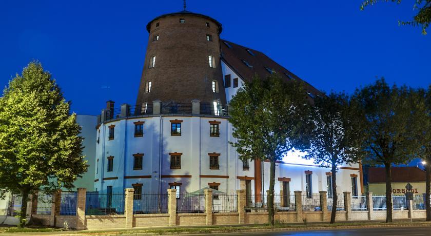 Отель Malom Hotel