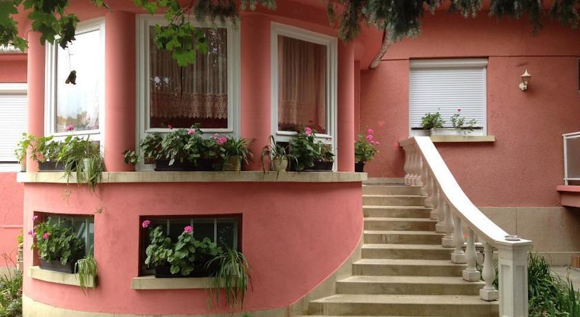 Гостевой дом Éva Apartmanház