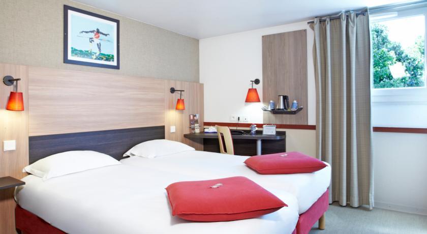 Отель Kyriad Paris Ouest - Colombes
