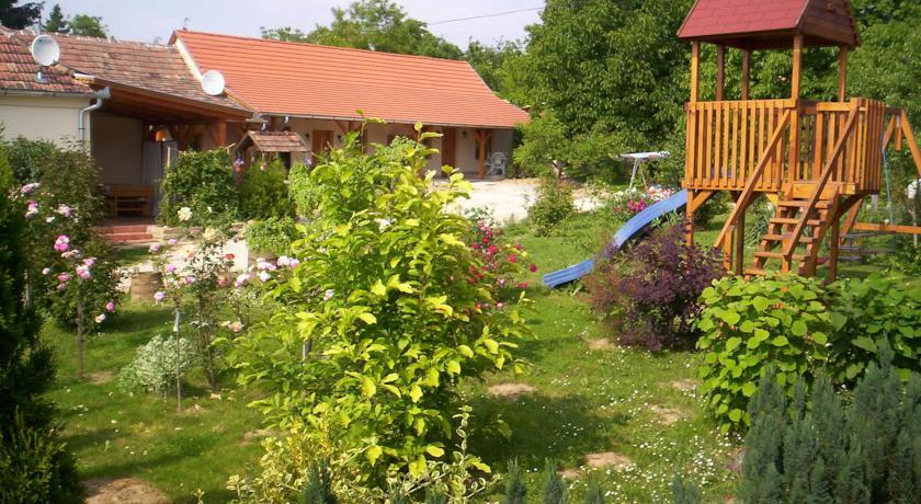 Апартаменты Anzsore apartman
