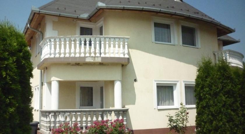 Апартаменты Kis-Barbara Apartman