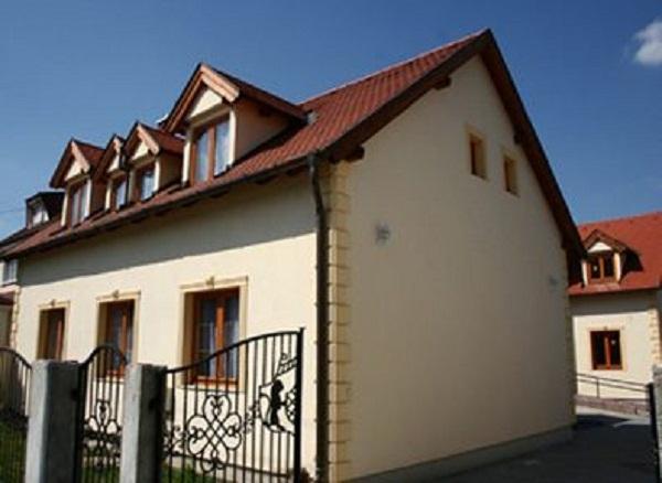 Família Apartmanház