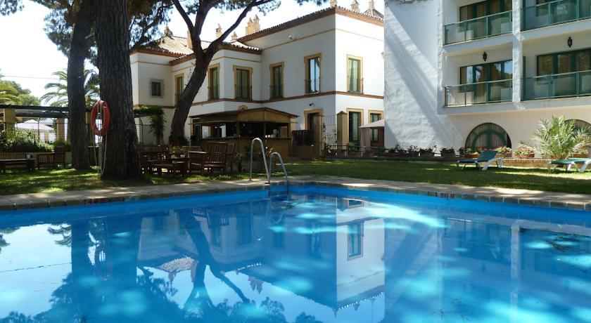 Отель Hotel Oromana