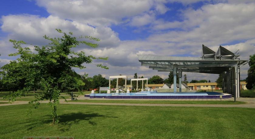 Отель Tópart Kemping