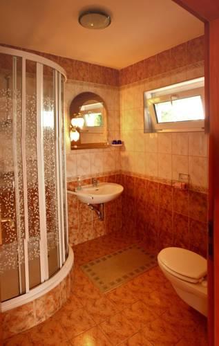 Csilla Apartmanház