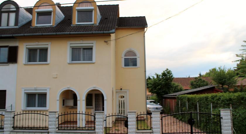 Апартаменты FausztLand Apartments