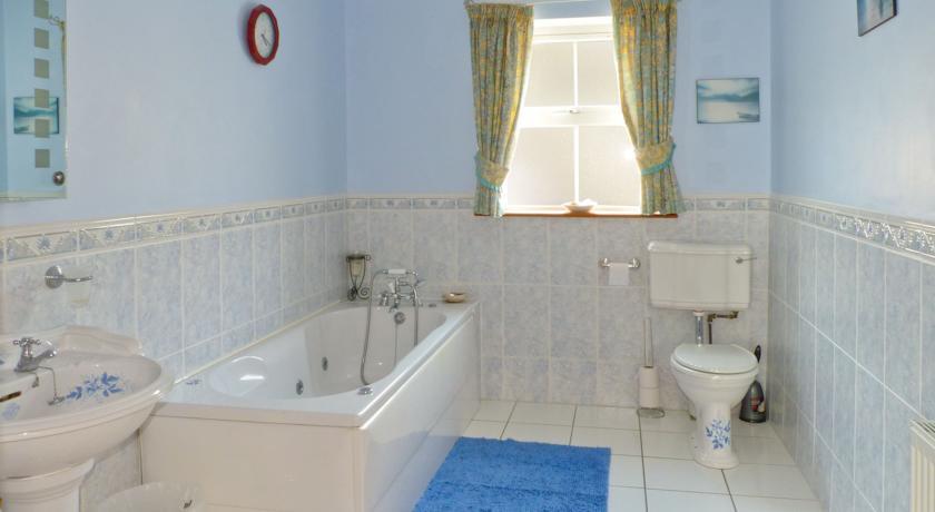 Апартаменты Hillside House