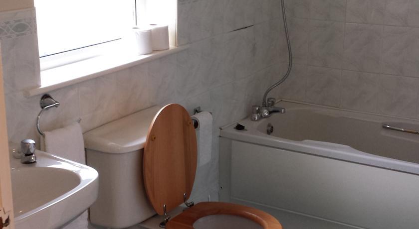 Апартаменты Carrick Central Apartments