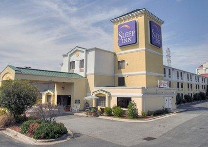 Отель Sleep Inn Hanes Mall