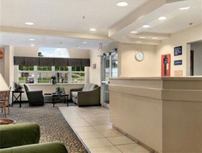 Отель Microtel Inn & Suites North Canton