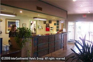 Отель Holiday Inn Express FARMINGTON (BLOOMFIELD)
