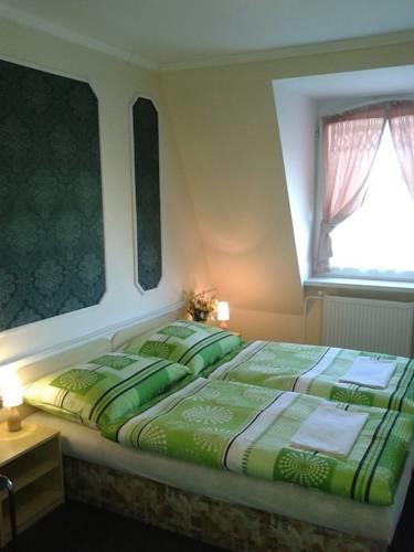 Отель Garni Hotel Velický Zámoček