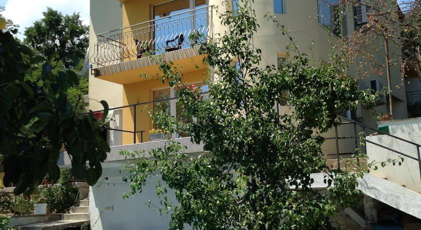 Plamena Guest House