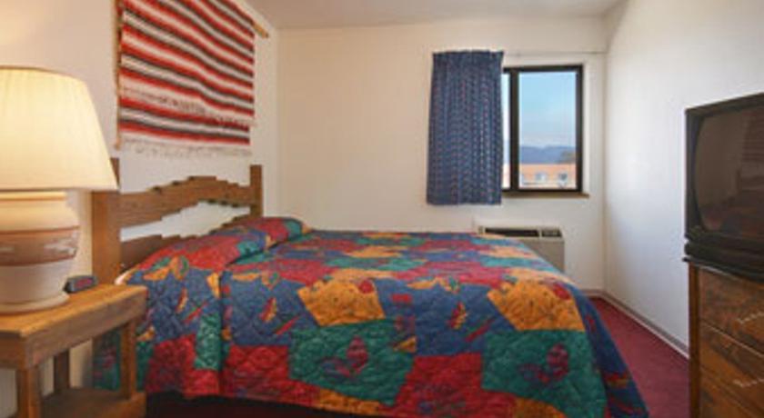Отель Super 8 Motel - Taos