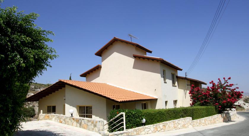 Вилла Amoroza Villa