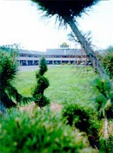 Отель Days Inn Levittown Bristol