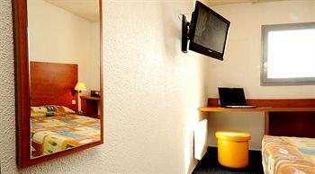 Отель Hotel Balladins Calais Confort