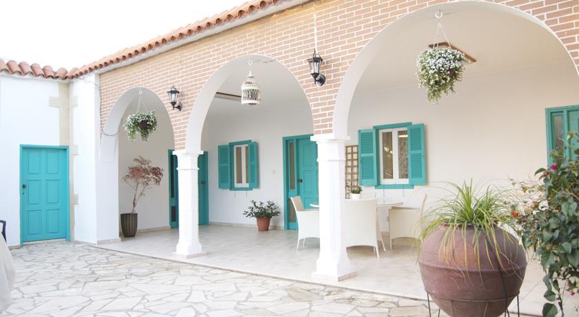 Вилла Avgusta Village Retreat