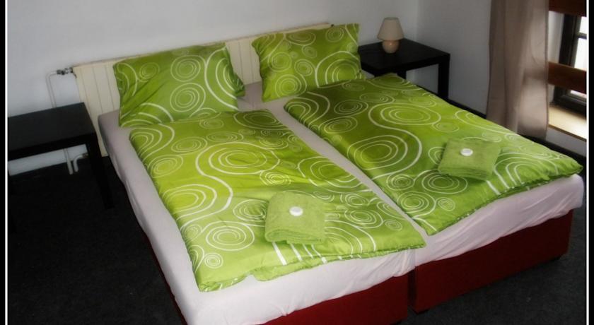 Отель Hotel Kristián